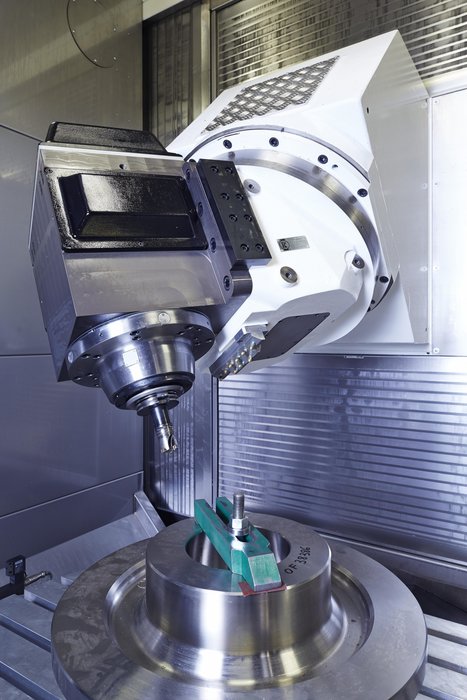 Mécanat Précision acquires a Huron MX 12 M 5-axis milling centre